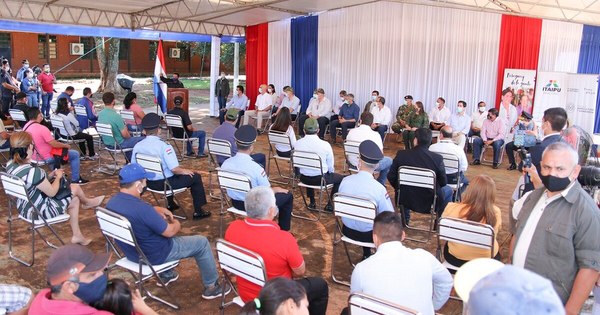 La Nación / MAG transfirió al Indert 526 hectáreas para su titulación a favor del asentamiento Primavera