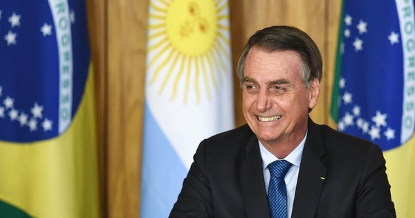 La Nación / Bolsonaro pedirá uso de emergencia para spray nasal de Israel contra COVID-19