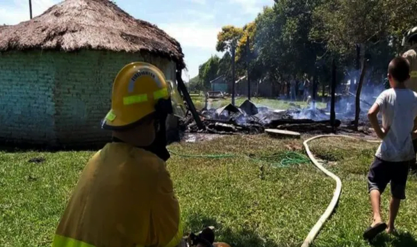 Clínica dona seguro médico a 56 bomberos de Caazapá - Noticiero Paraguay