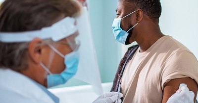 La Nación / Johnson & Johnson solicita aprobación para su vacuna en Europa