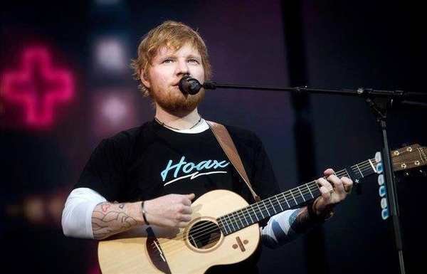 HOY / Ed Sheeran, la fórmula del éxito escrita con seis cuerdas de guitarra