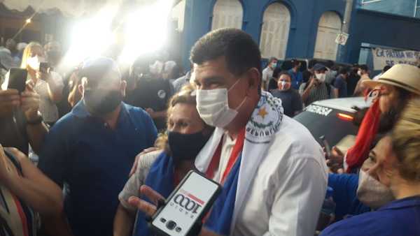 Otorgar libertad ambulatoria a Efraín Alegre