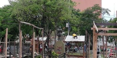 Ocupantes de plazas dicen a Nenecho que no saldrán hasta que bajen las aguas