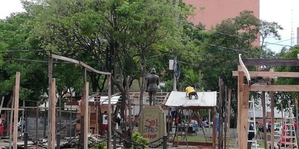Ocupantes de plazas dicen a Nenecho que no saldrán hasta que bajen las aguas