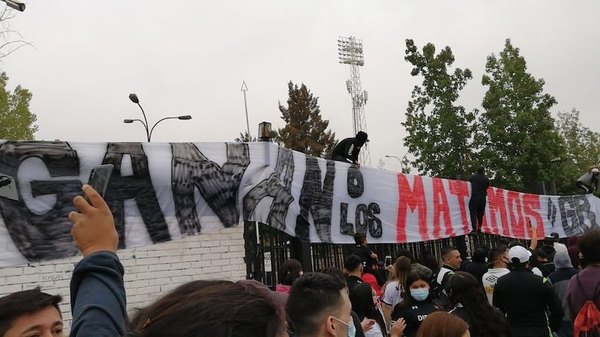 Crónica / “Ganan o los matamos”, Colo Colo y el descenso