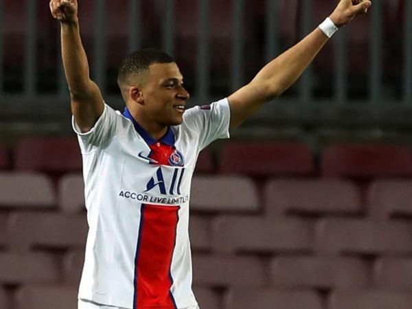 En Barcelona se lució Mbappé