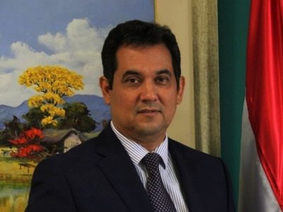 Arévalo revela supuesta oferta de cargo para descabalgar candidatura