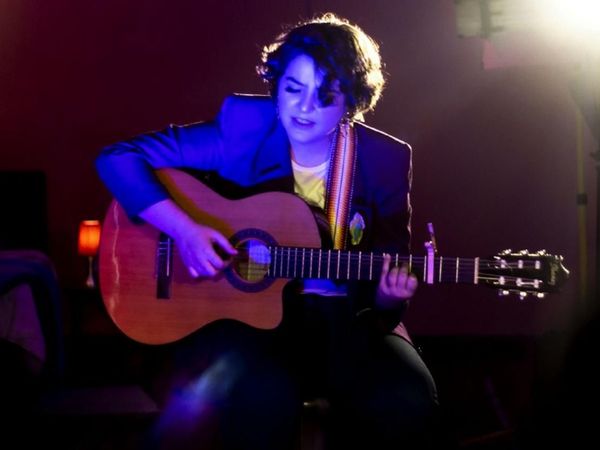 Artistas presentan nuevos videoclips