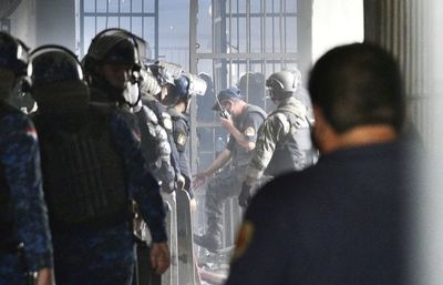 Ministra descarta implicancia del PCC en motín y asegura que seguirá adelante con traslados - Nacionales - ABC Color