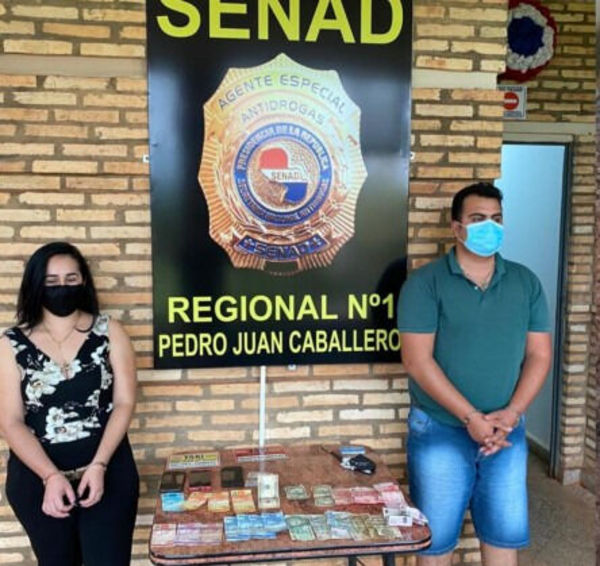 Detienen a funcionaria municipal y a taxista con drogas