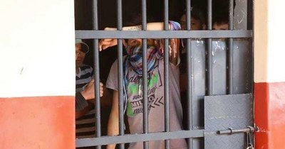 La Nación / Disparan balines de goma en un motín