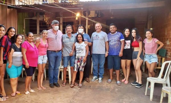 «Tiki» se reúne con familias en Franco