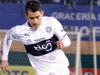 "Tito" Torres denunció que su empleada le robó una camiseta