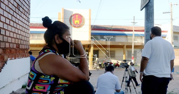 La Nación / Madre de interno de Tacumbú: “Esta mañana me dijo que son 8 muertos”
