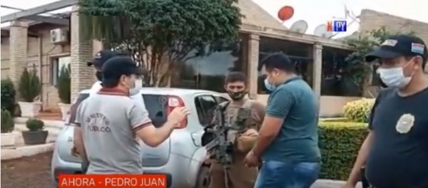 Detienen a pareja supuesta distribuidora de droga en universidad | Noticias Paraguay