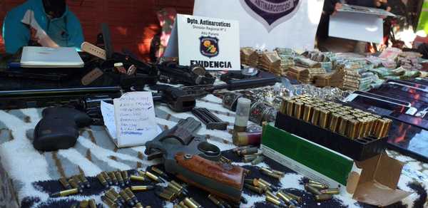 Incautan drogas, dinero en efectivo y detienen a cuatro personas tras allanamiento