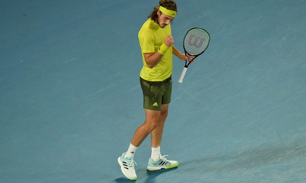 Tsitsipas vence a Nadal y se medirá ante Medvedev en semifinales