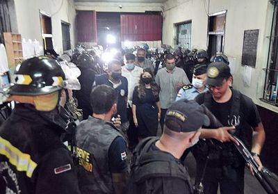 Confirman una muerte más y suman siete los fallecidos durante amotinamiento en Tacumbú - Nacionales - ABC Color
