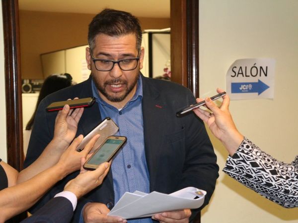Miguel Godoy se disculpa con la ministra Cecilia Pérez