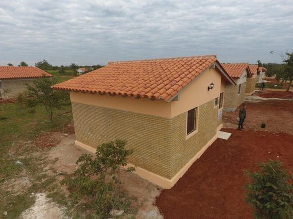 Más de 100 familias de Alto Paraná accederán a viviendas sociales del MUVH