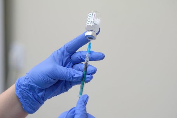 Expertos defienden vacuna de AstraZeneca ante rumores - Mundo - ABC Color