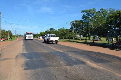Lomada sin señalización genera peligro sobre la ruta PYO1 - Nacionales - ABC Color