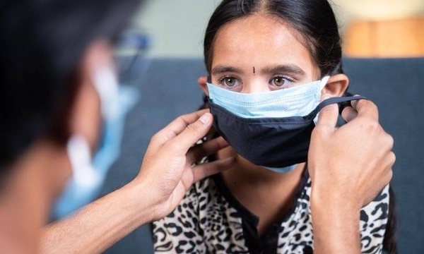 HOY / Protección efectiva del tapabocas: Cómo combinar materiales para que no filtre el virus con el aire