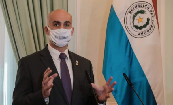 HOY / Anunciar como éxito la compra de cuatro mil vacunas es una falta de respeto, afirma infectólogo