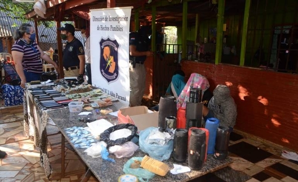 HOY / Allanan una vivienda e incautan armas, drogas, objetos robados y dinero en efectivo