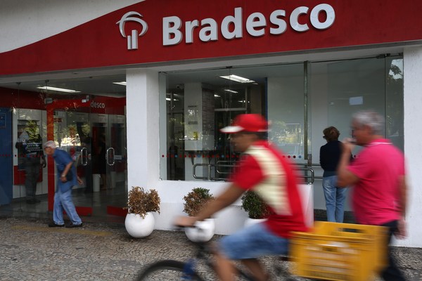 Las ganancias de los grandes bancos de Brasil en 2020 sufren la mayor caída en 20 años - MarketData