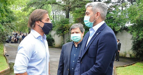 La Nación / Combate al COVID-19: “Paraguay y Uruguay pueden estar satisfechos”, dijo Abdo Benítez