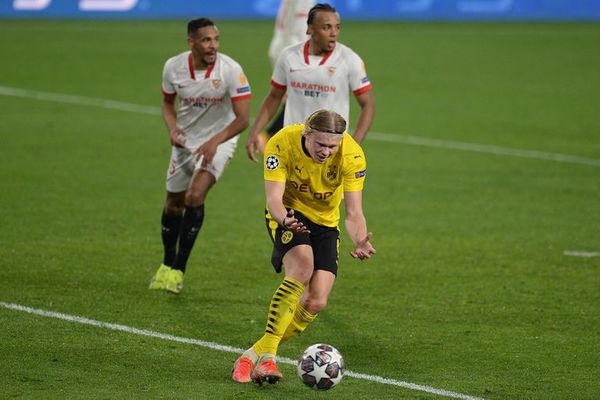 El Dortmund gana al Sevilla con doblete de Haaland - Fútbol - ABC Color