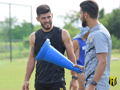 Costas tiene dudas para el clásico añejo