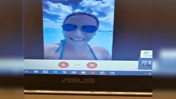 Crónica / Estudiante tomó su clase “virtual” desde ¡la playa!