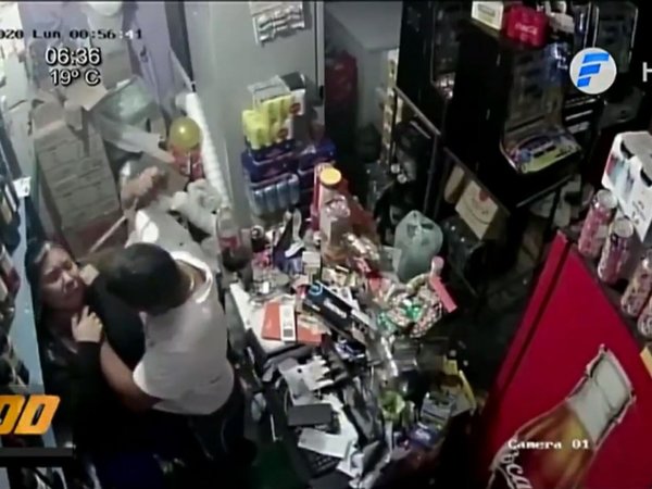 No aceptó el fin de la relación y casi la macheteó