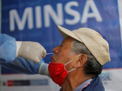 Triste récord: Perú rompió sus propios registros de muertes y contagios diarios por coronavirus | .::Agencia IP::.