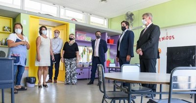 La Nación / Argentina reabre gradualmente las escuelas