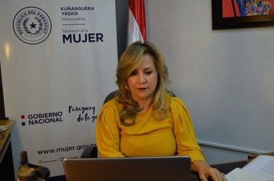 Crónica / Renunció viceministra de la mujer: "Las decisiones de la ministra van contra mis principios"