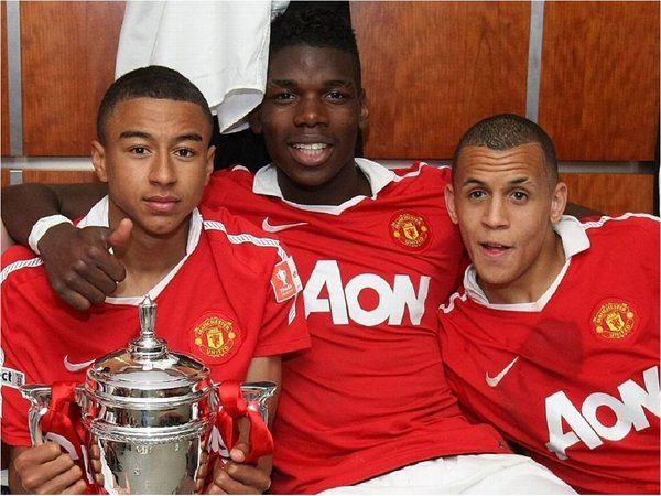 El canterano del United que robaba los botines de Rooney por comida
