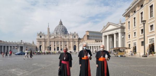 El Vaticano establece sanciones a los empleados que no quieran vacunarse