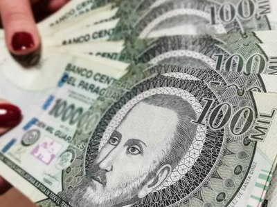 Su "amiga" de tragos le robó ocho millones