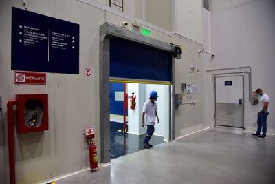 Laboratorio privado tiene capacidad para conservar 480.000 dosis de vacunas - Nacionales - ABC Color