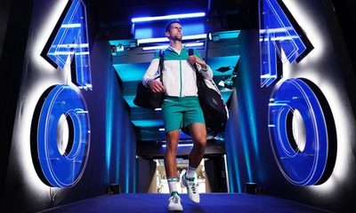 Djokovic vence a Karatsev y alcanza su novena final de Australian Open