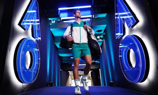 Djokovic vence a Karatsev y alcanza su novena final de Australian Open