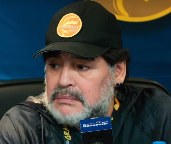 Señalan que a Maradona le daban pastillas con cerveza