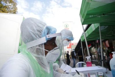 OMS concluye que la cepa sudafricana de covid-19 no es más mortal que otras - Mundo - ABC Color