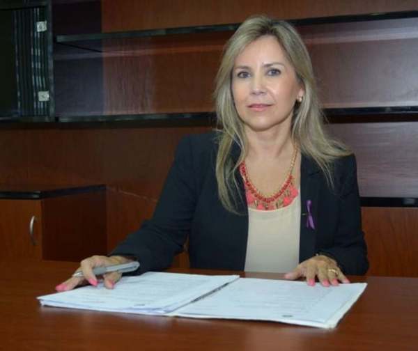 Viceministra de la Mujer renuncia tras polémico comunicado del Ministerio