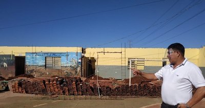 La Nación / No iniciarán clases en aulas porque Prieto se atrasó un año en construcción