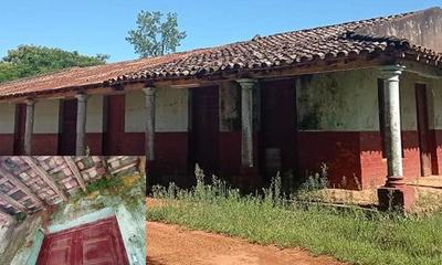 Escuela Alta de San José de los Arroyos a punto de desmoronarse – Prensa 5