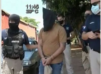 Detuvieron a subcomisario que supuestamente quiso salvar a narco de un operativo